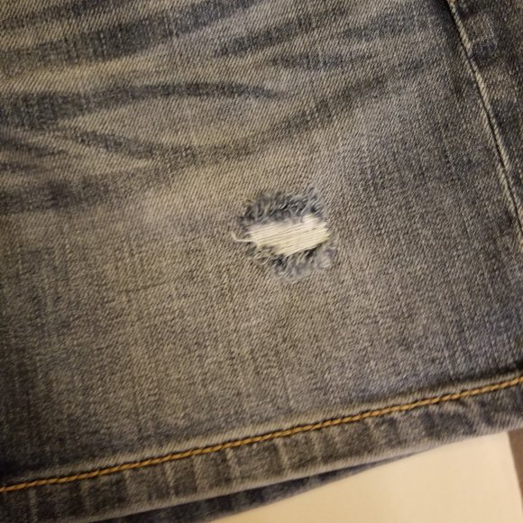 Victoria's Secret Low 5 Flap Slightly Distressed Medium Wash Jean Skirt - Picture 8 of 10